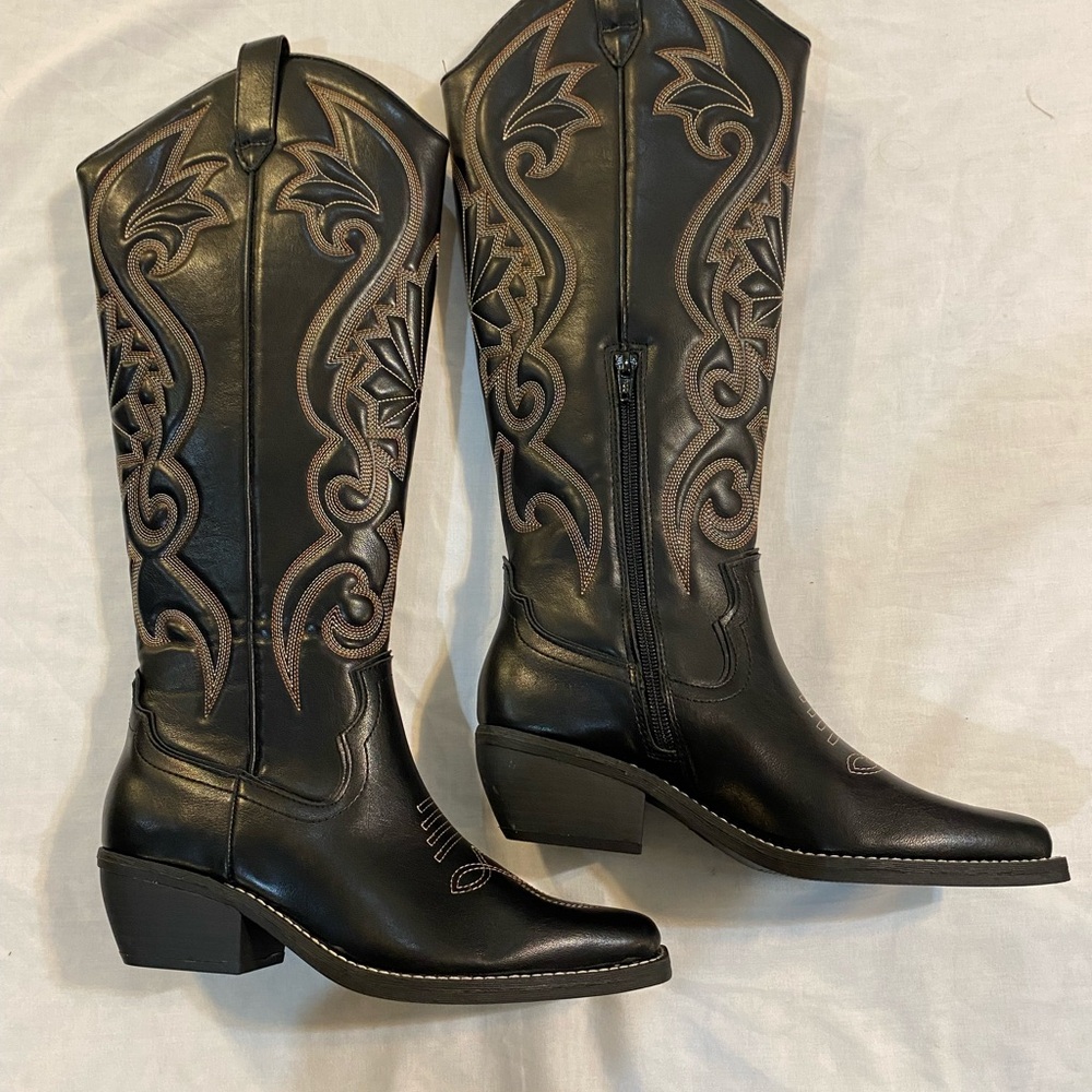 Wild Fable Black and Brown Heeled Boots